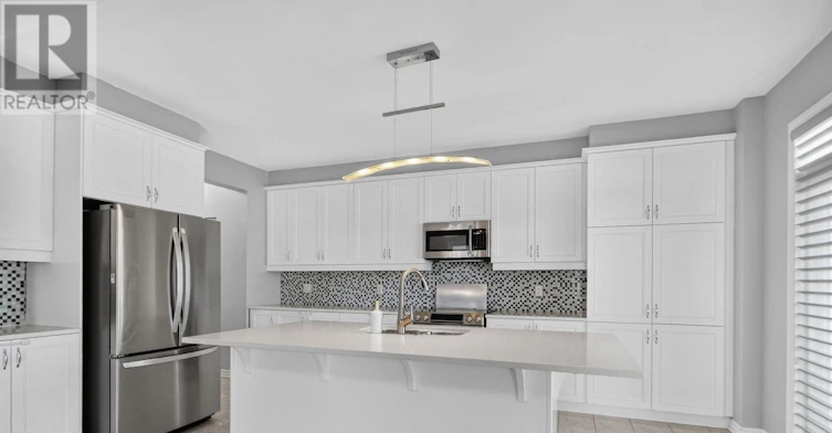 18 Sweetbay Circle, Ottawa, ON, K2S 0W8 - 13