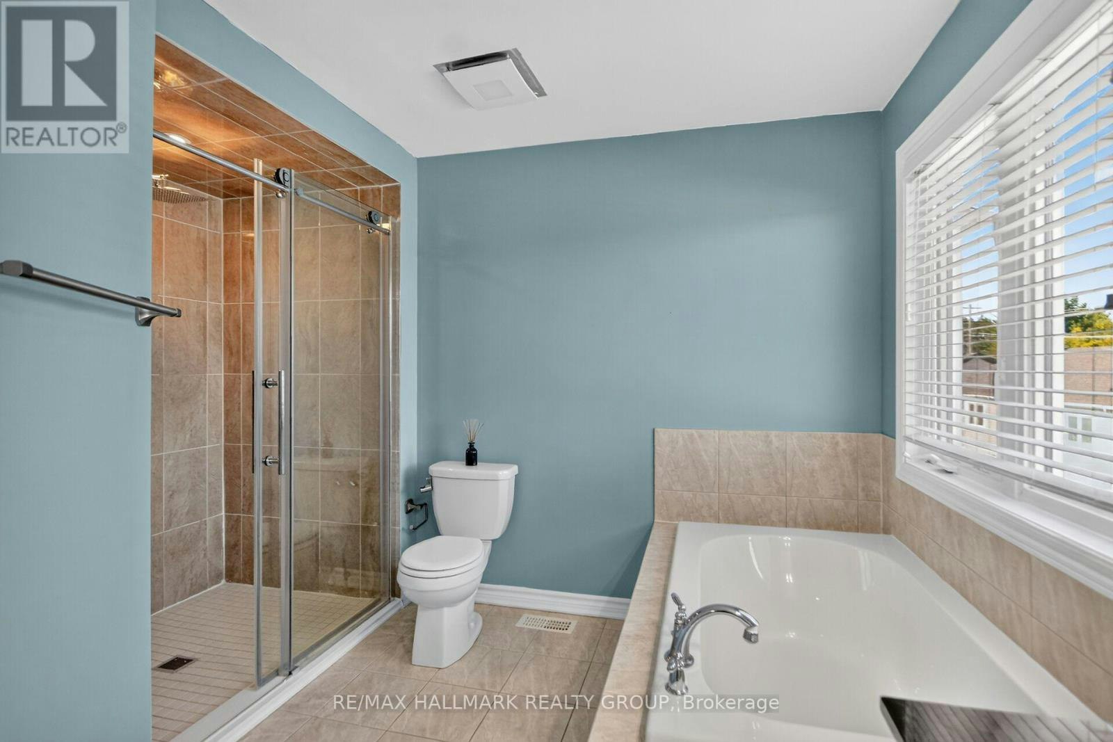 18 Sweetbay Circle, Ottawa, ON, K2S 0W8 - 25