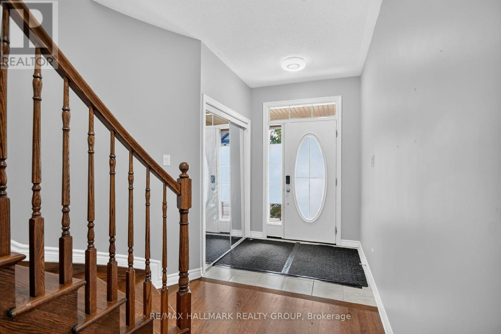 18 Sweetbay Circle, Ottawa, ON, K2S 0W8 - 4