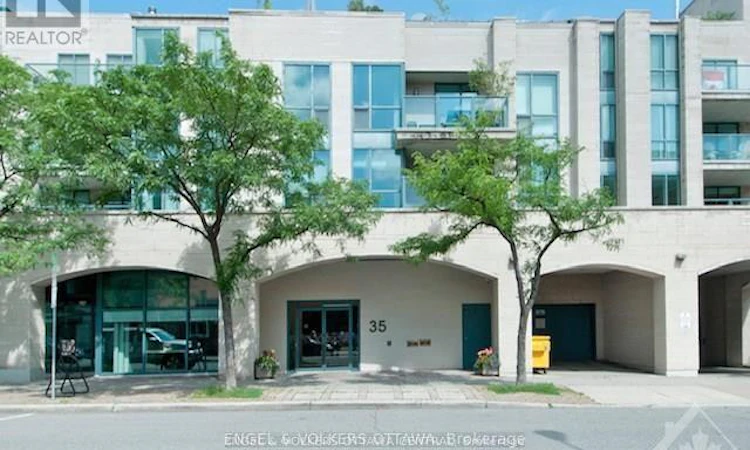 212-35 Murray Street