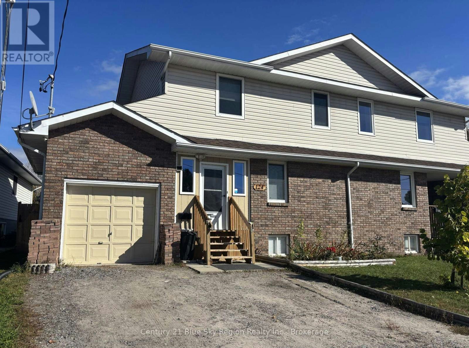 124 Johnston Road, North Bay, ON, P1B 9N6