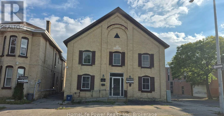 2U-35 Wellington Street, Brantford, ON, N3P 1S8
