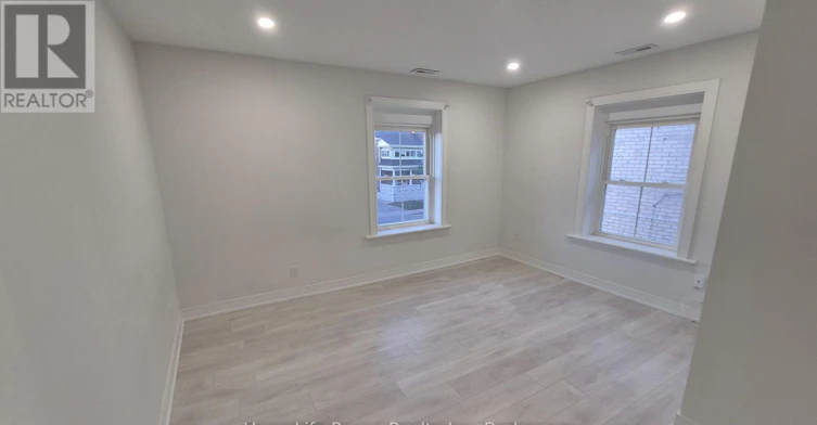 2U-35 Wellington Street, Brantford, ON, N3P 1S8 - 9