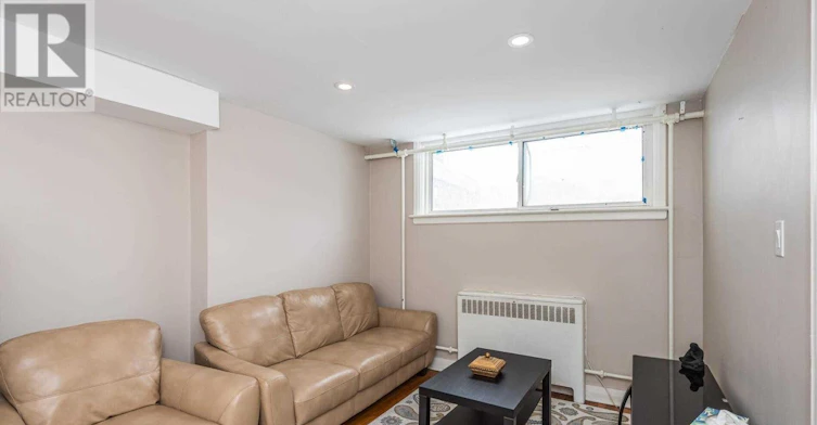 5-15 Markdale Avenue, Toronto, ON, M6C 1S8 - 5