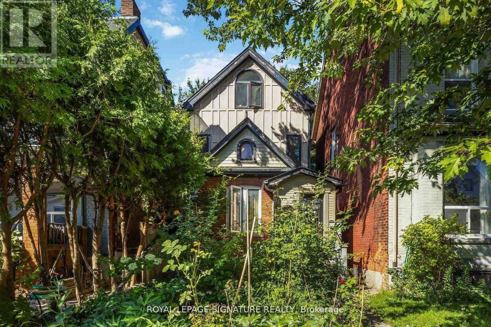 LOWER-22 Curzon Street, Toronto, ON, M4M 3B4