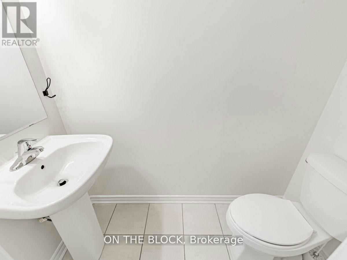 2425 Fall Harvest Crescent, Pickering, ON, L1X 0G1 - 18