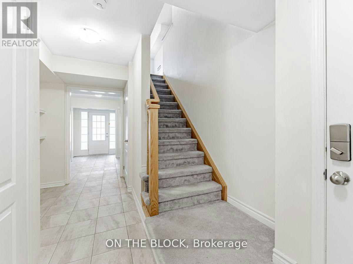 2425 Fall Harvest Crescent, Pickering, ON, L1X 0G1 - 8