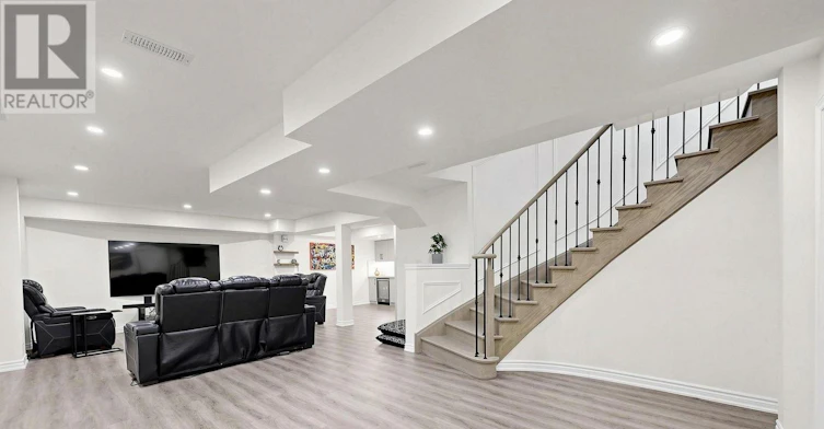 45 Morley Crescent, Whitby, ON, L1R 3C2 - 45