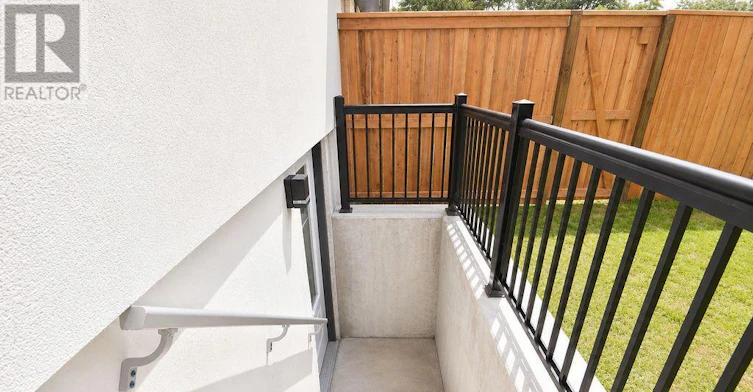 BSMT-66 Peacock Lane, Barrie, ON, L4N 3R9 - 3