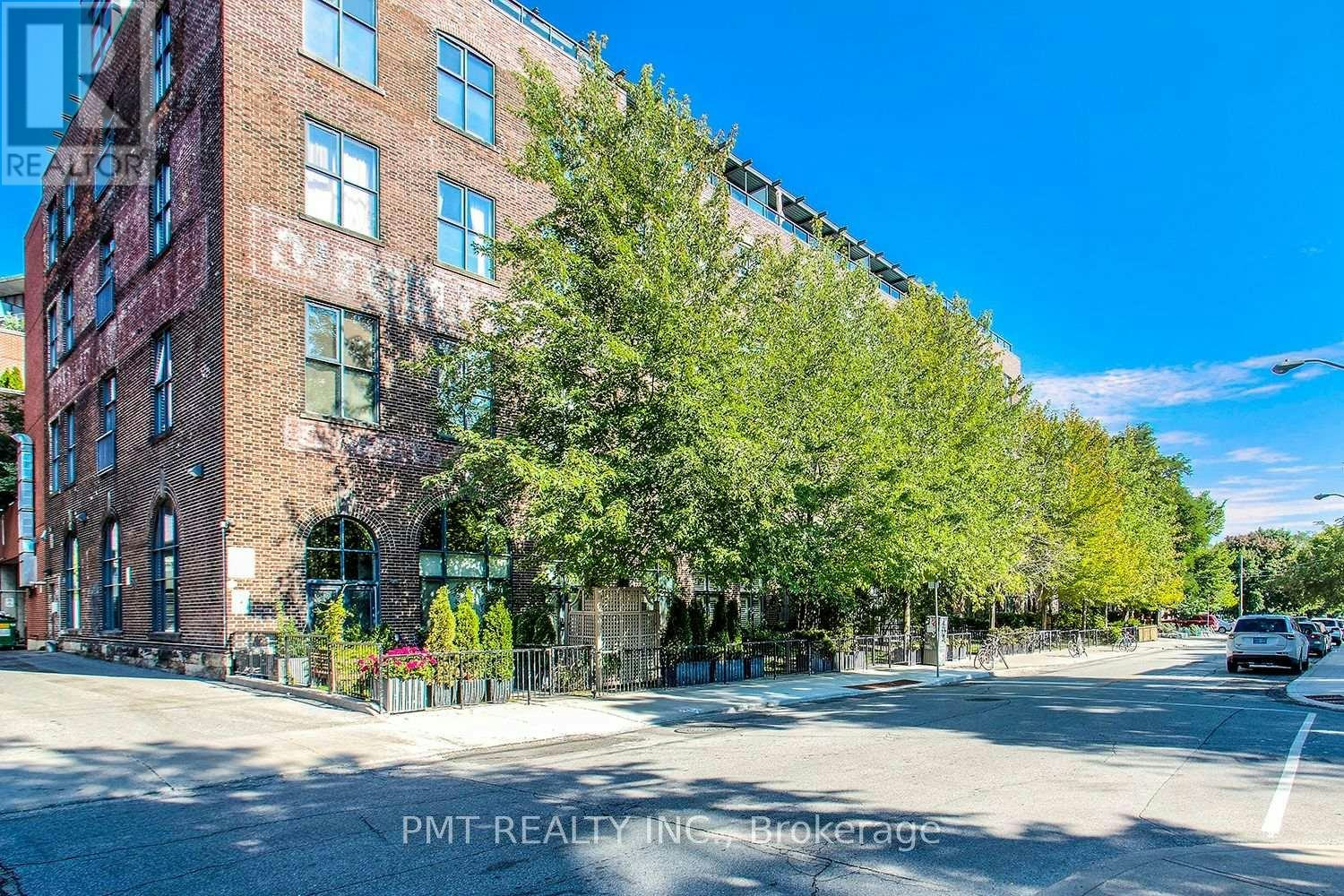 311-369 Sorauren Avenue, Toronto, ON, M6R 3C2