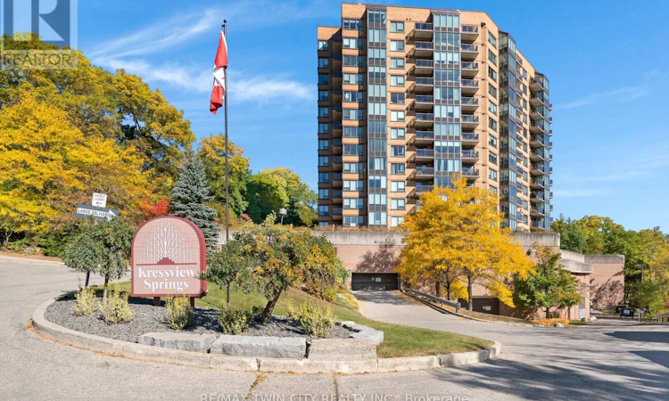 237 King Street W
