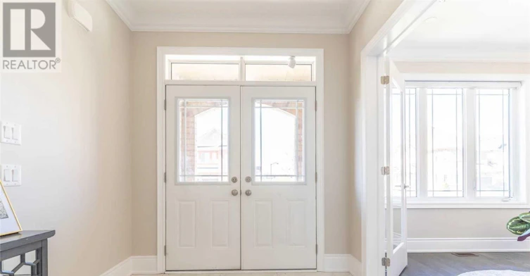 45 Walter English Drive, East Gwillimbury, ON, L9N 0R8 - 3
