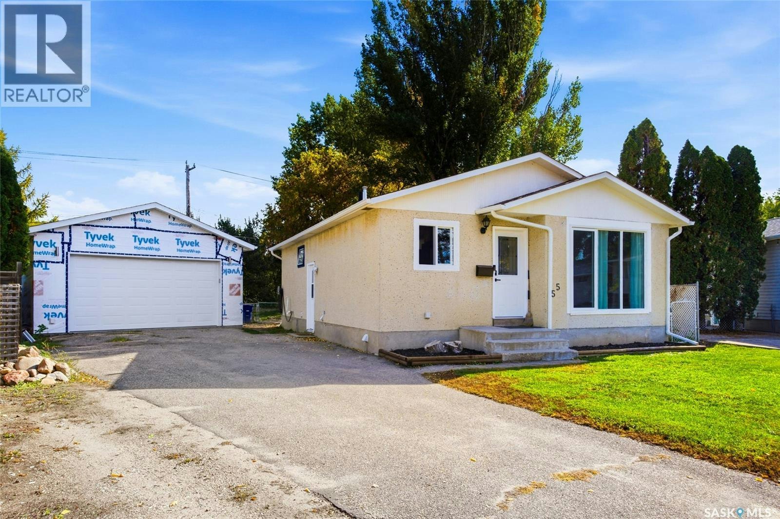 55 Trident Crescent, Saskatoon, SK, S7M 0P7