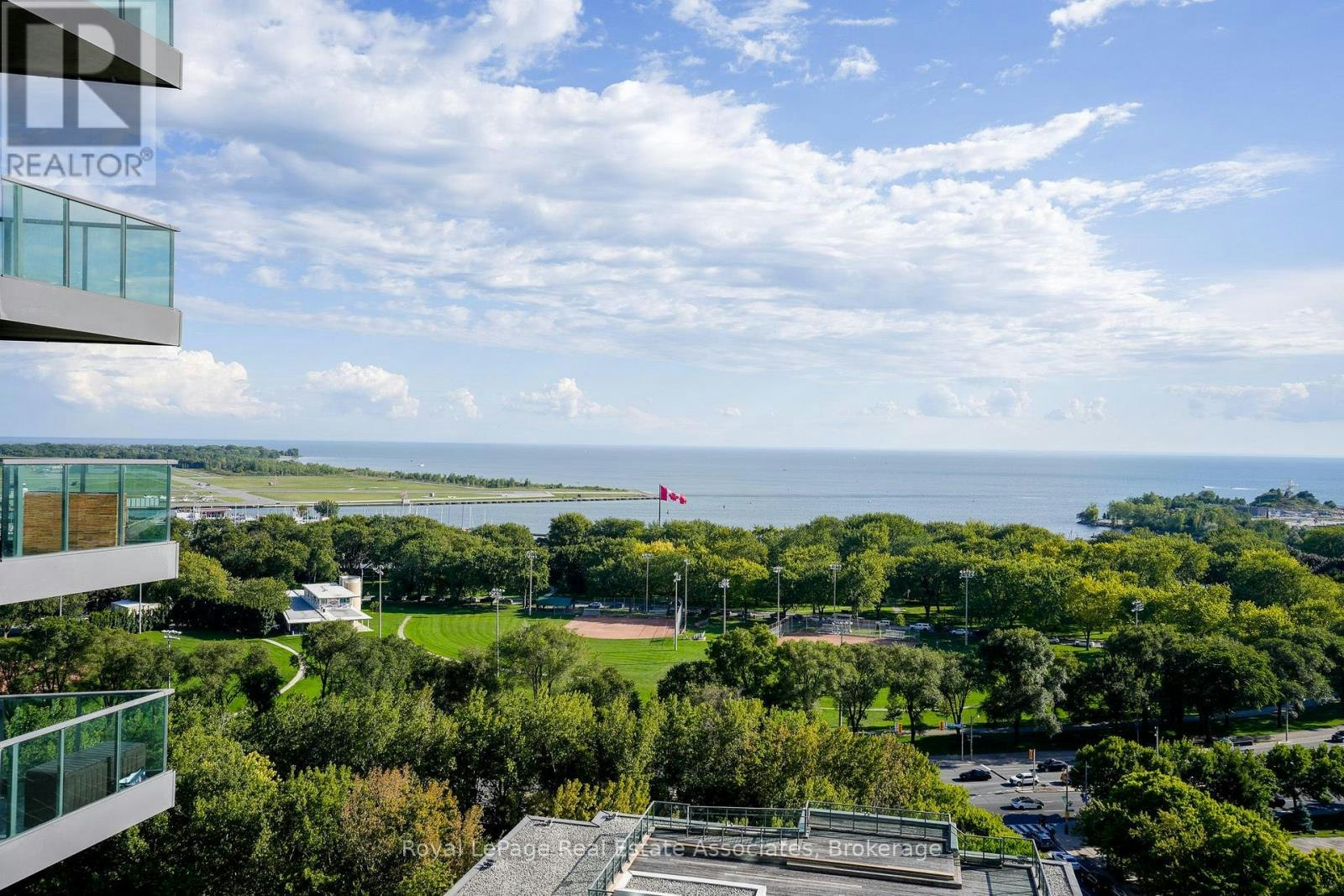 1904-231 Fort York Boulevard, Toronto, ON, M5V 1B2 - 2