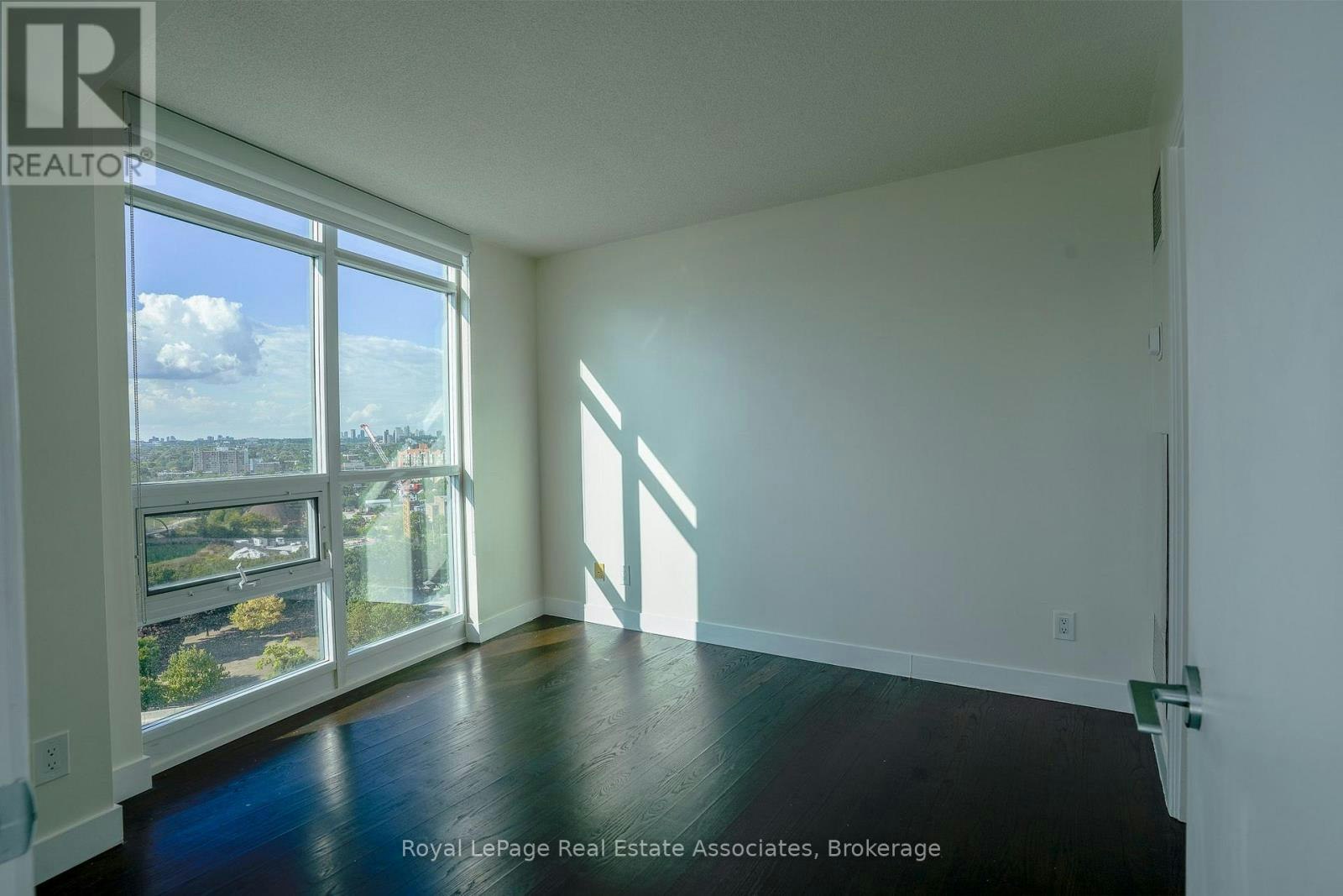 1904-231 Fort York Boulevard, Toronto, ON, M5V 1B2 - 13