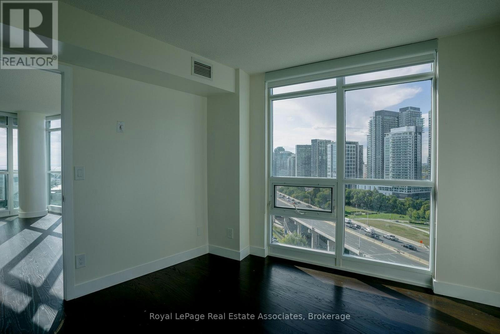 1904-231 Fort York Boulevard, Toronto, ON, M5V 1B2 - 14