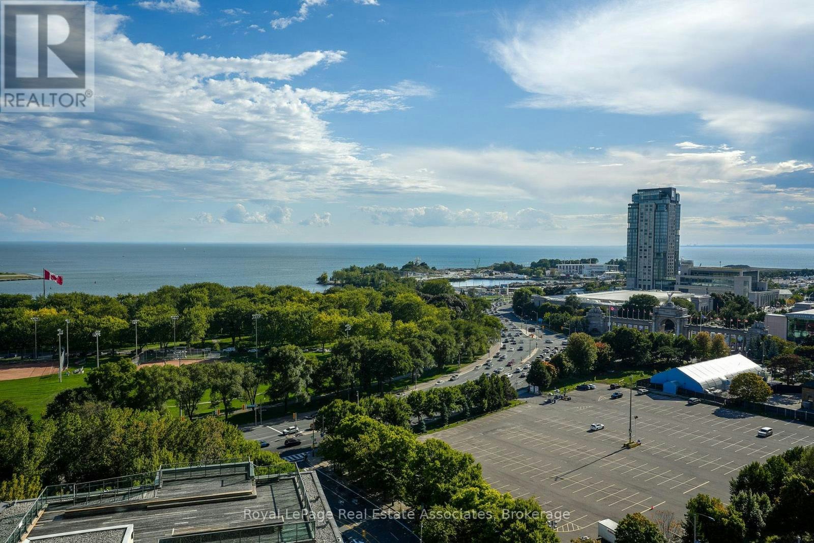 1904-231 Fort York Boulevard, Toronto, ON, M5V 1B2 - 10