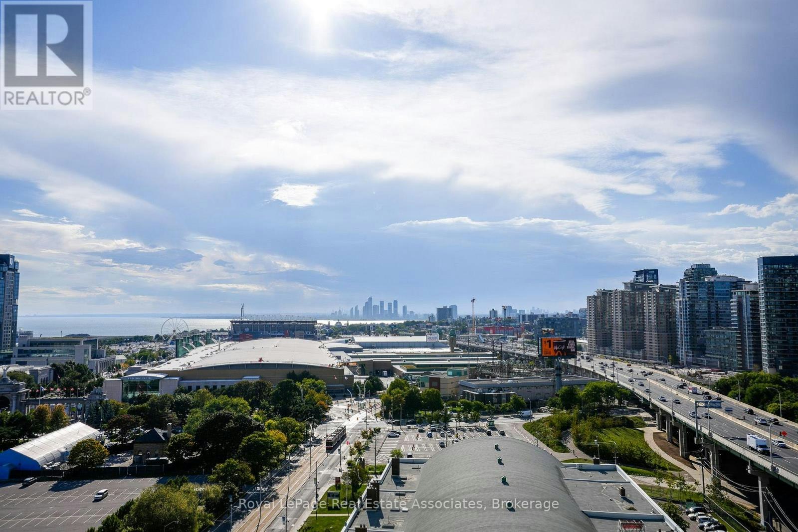 1904-231 Fort York Boulevard, Toronto, ON, M5V 1B2 - 36