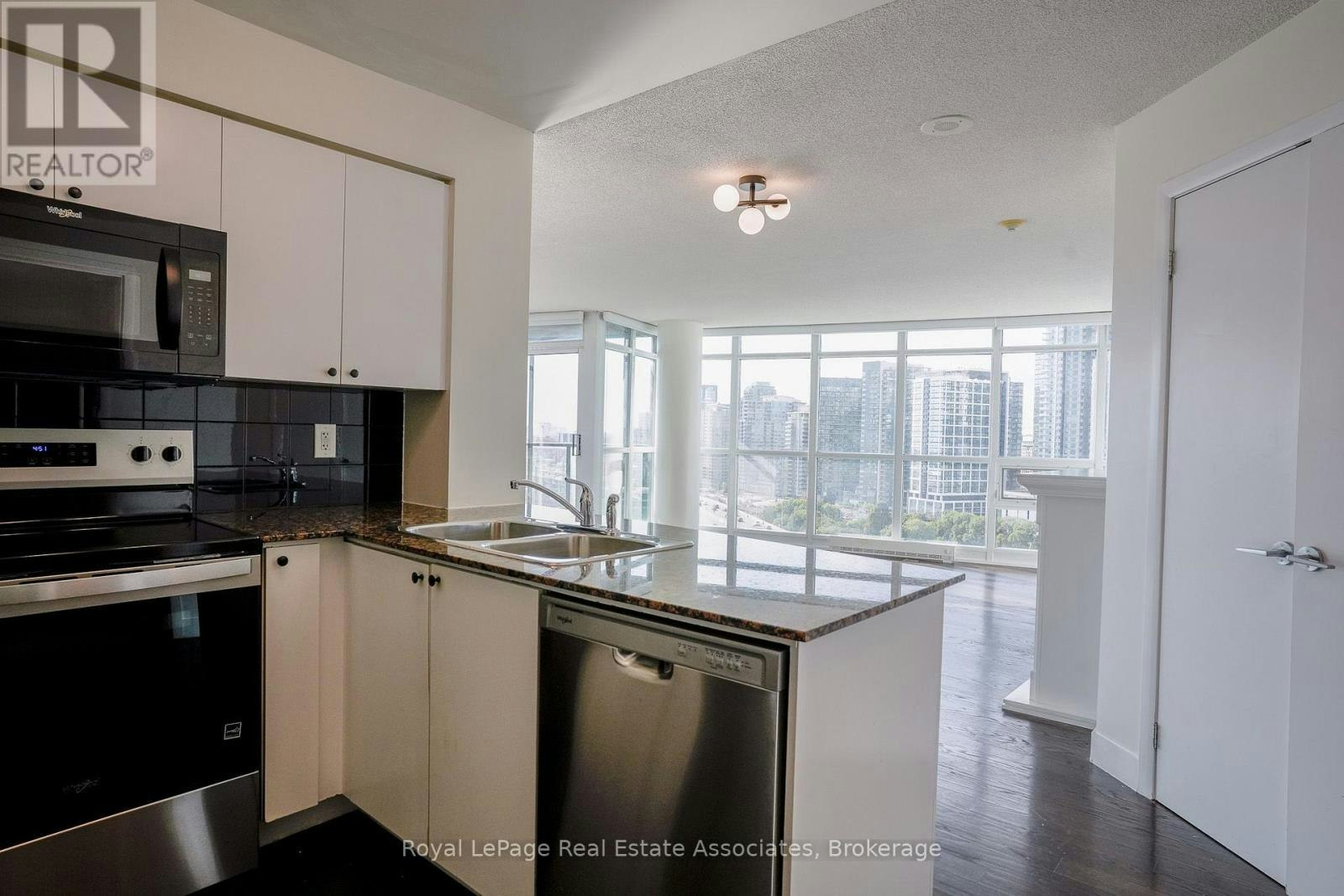 1904-231 Fort York Boulevard, Toronto, ON, M5V 1B2 - 4