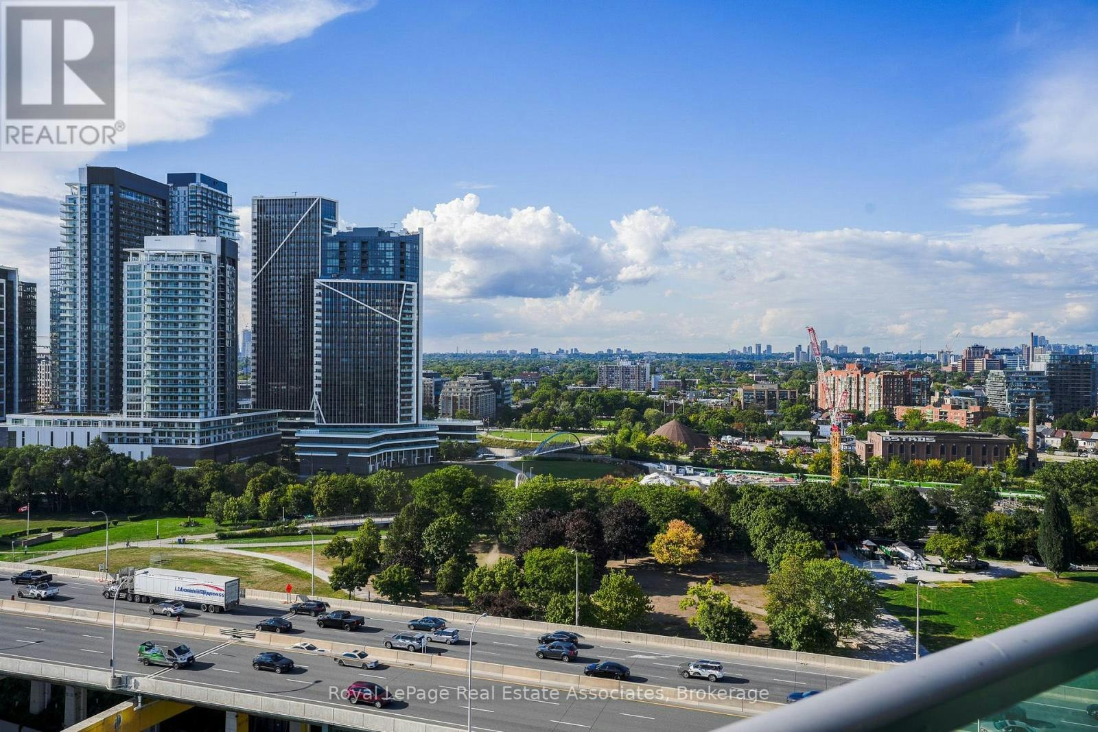 1904-231 Fort York Boulevard, Toronto, ON, M5V 1B2 - 37