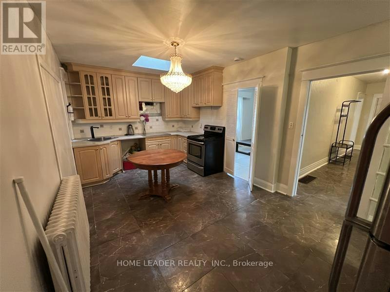 23 Franklin Avenue, Toronto, ON, M2N 1B7 - 3