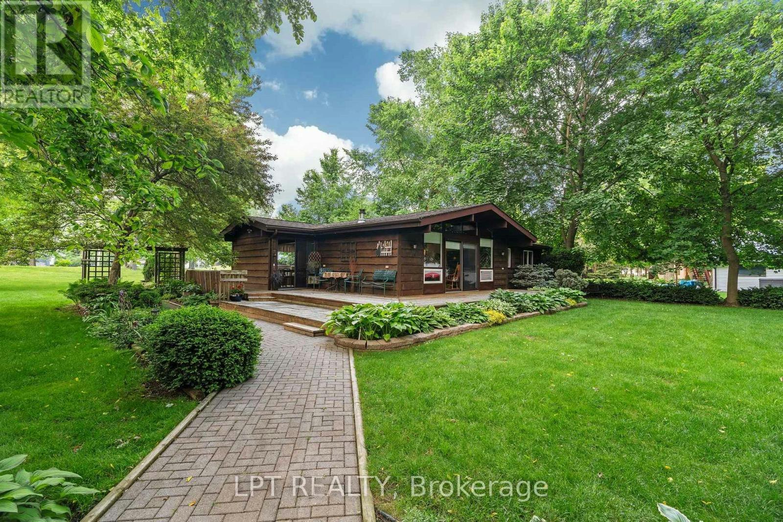 8452 Defore Drive, Lambton Shores, ON, N0M 1T0