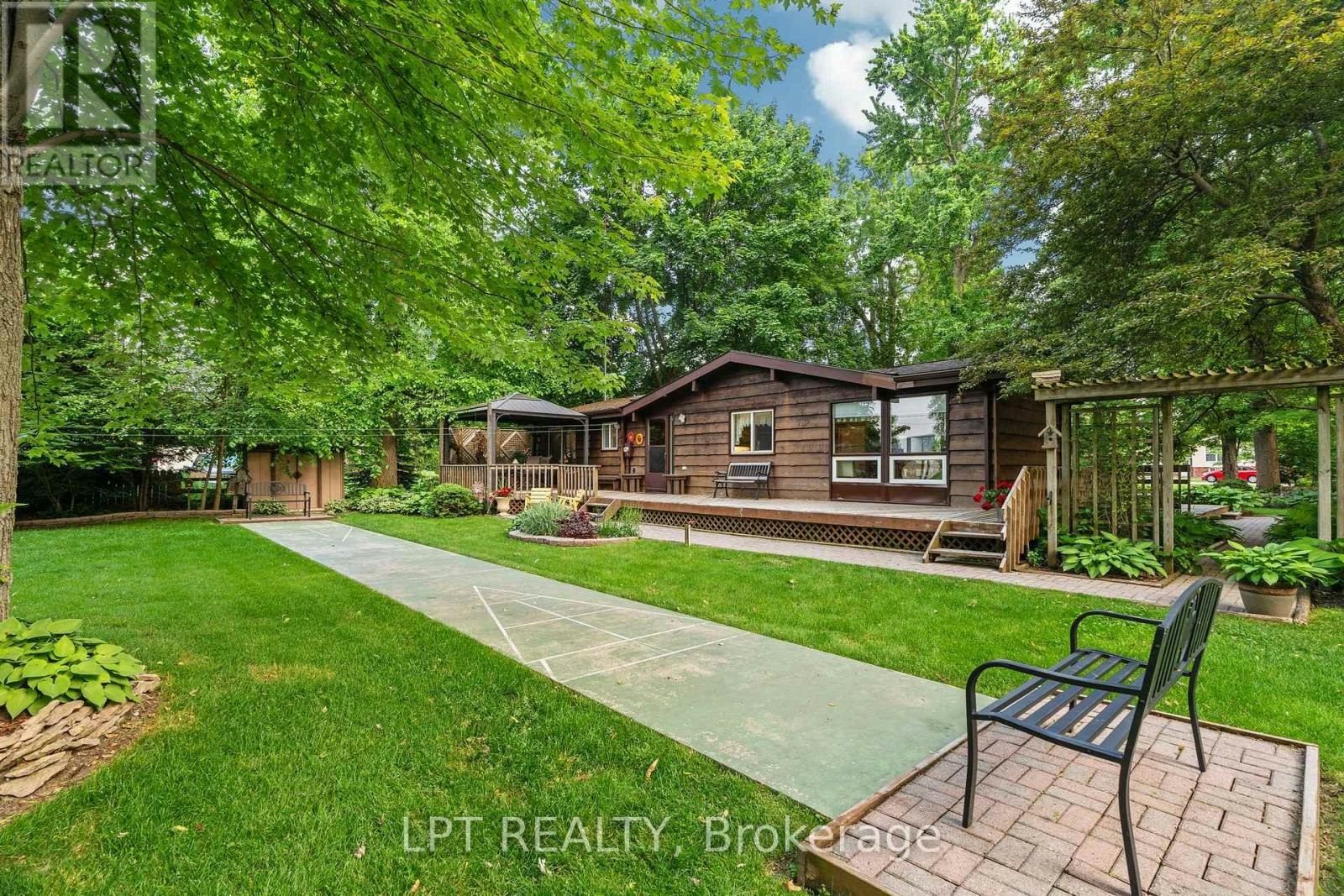 8452 Defore Drive, Lambton Shores, ON, N0M 1T0 - 45