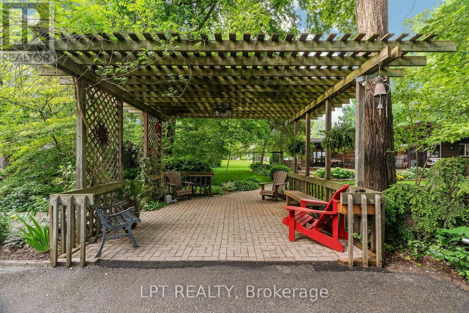 8452 Defore Drive, Lambton Shores, ON, N0M 1T0 - 37