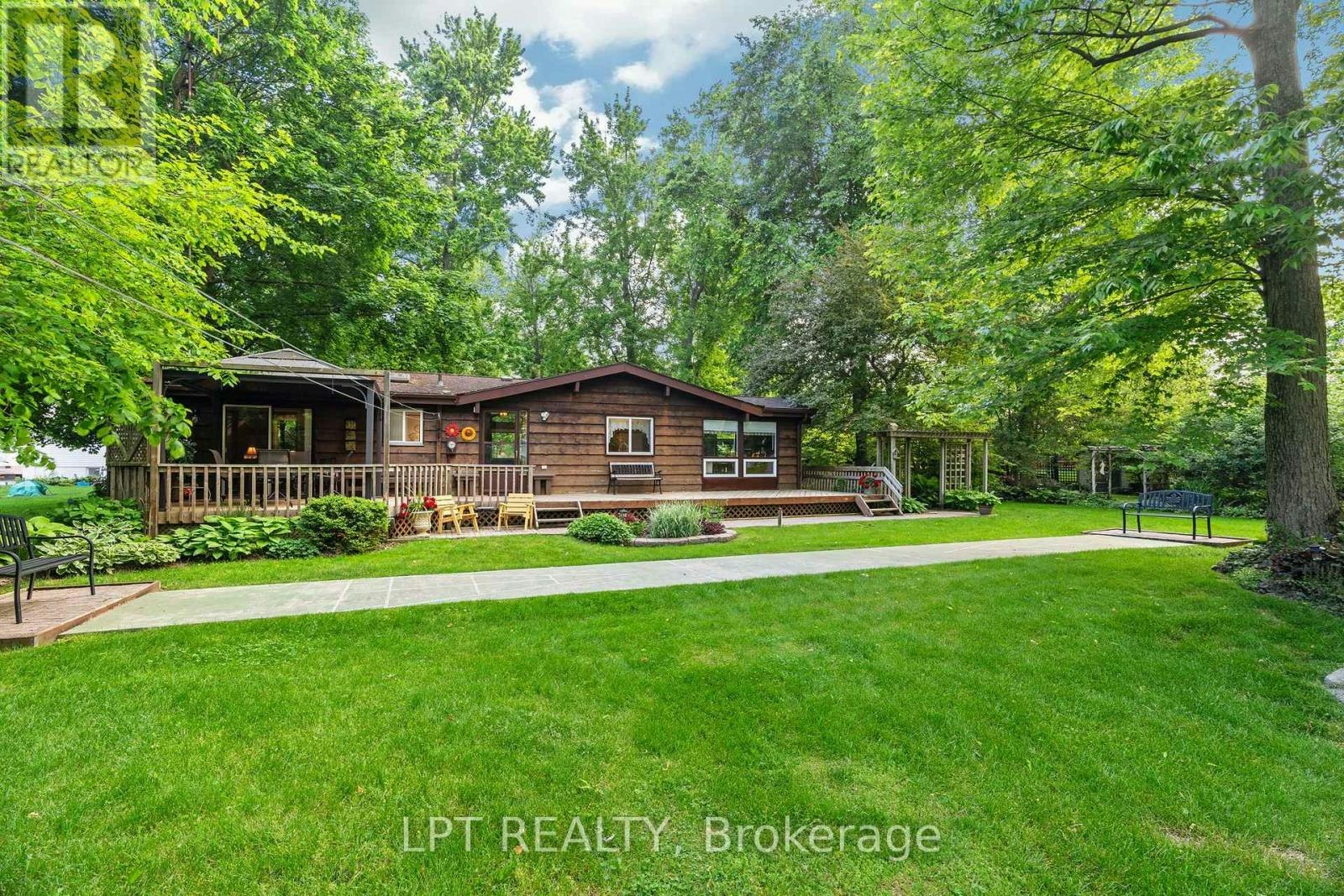 8452 Defore Drive, Lambton Shores, ON, N0M 1T0 - 47