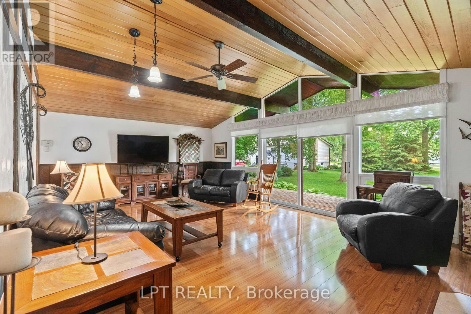 8452 Defore Drive, Lambton Shores, ON, N0M 1T0 - 7