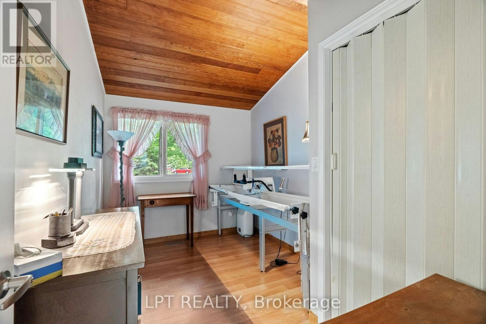 8452 Defore Drive, Lambton Shores, ON, N0M 1T0 - 16