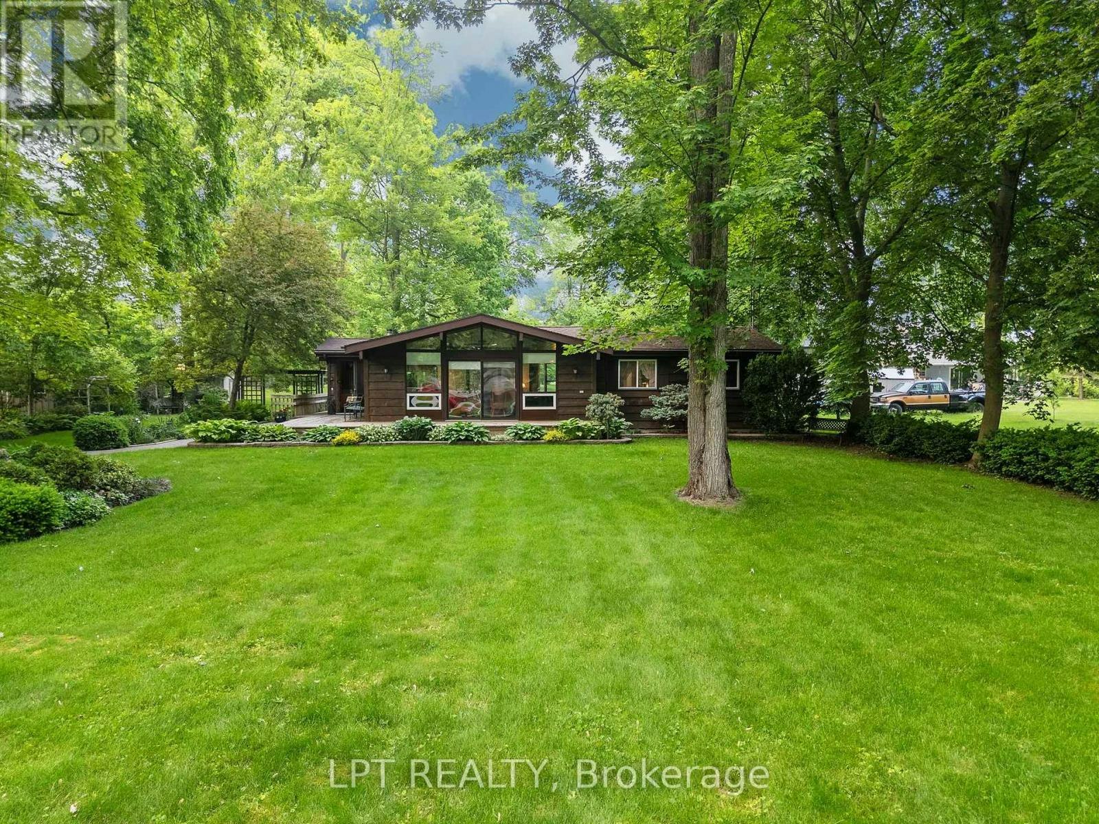 8452 Defore Drive, Lambton Shores, ON, N0M 1T0 - 32