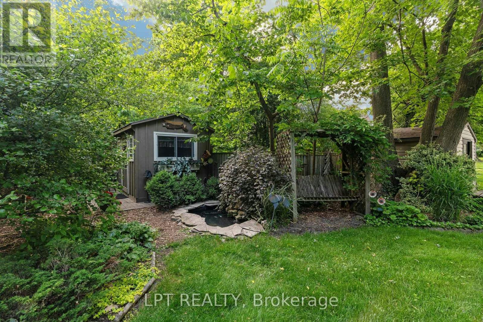 8452 Defore Drive, Lambton Shores, ON, N0M 1T0 - 44