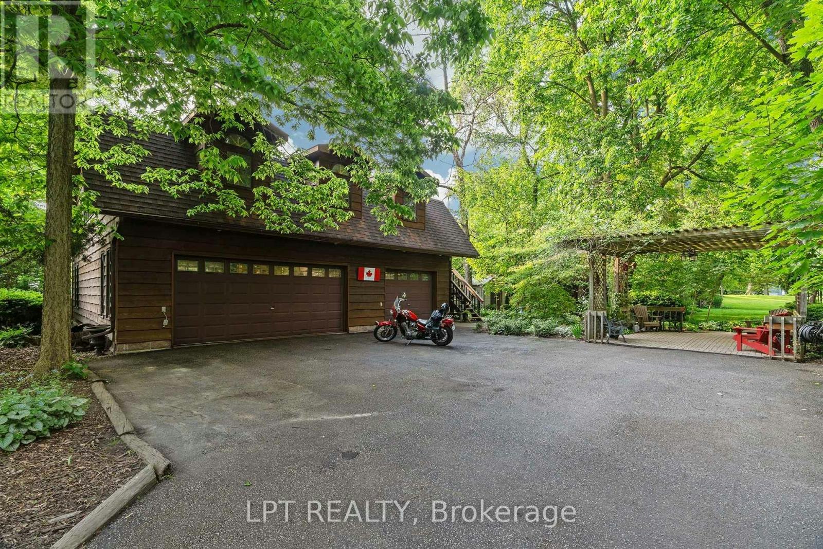 8452 Defore Drive, Lambton Shores, ON, N0M 1T0 - 20