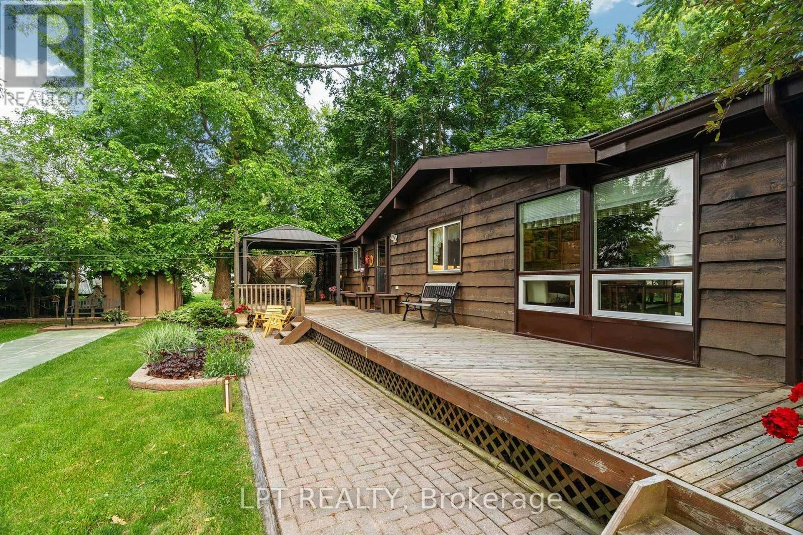 8452 Defore Drive, Lambton Shores, ON, N0M 1T0 - 35