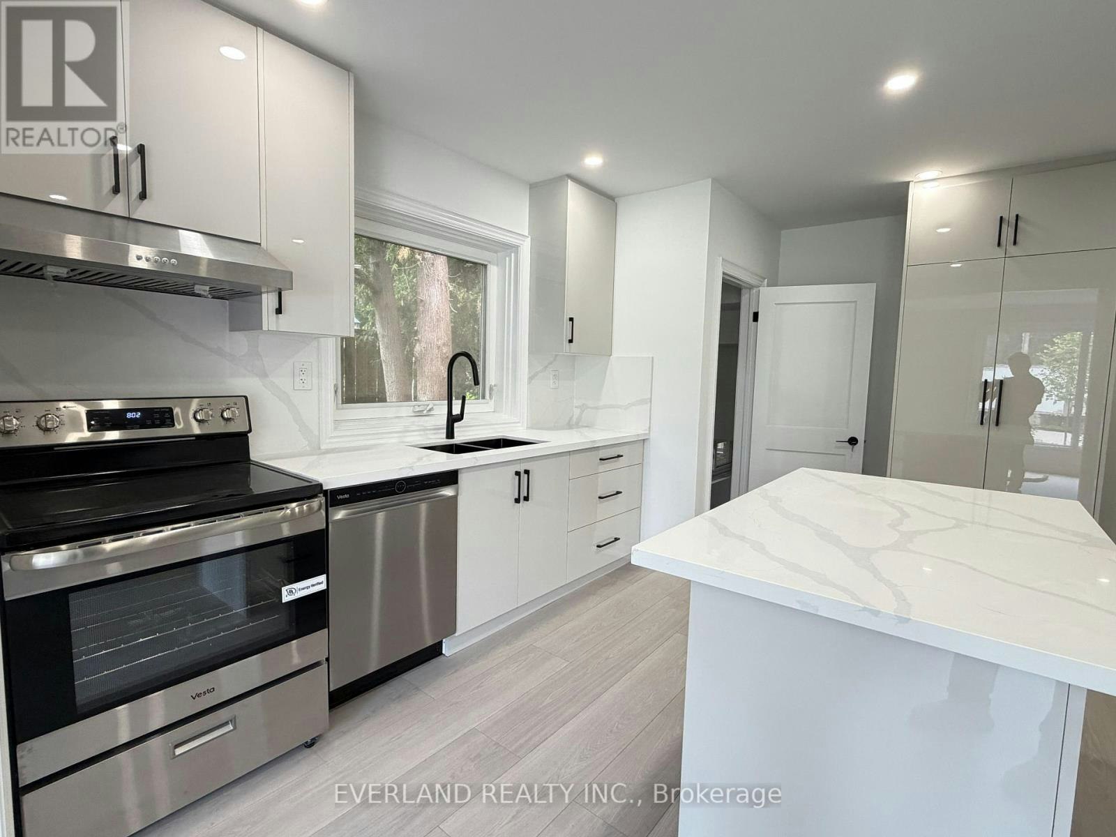 MAIN-116 Sylvan Avenue, Toronto, ON, M1M 1K3 - 10