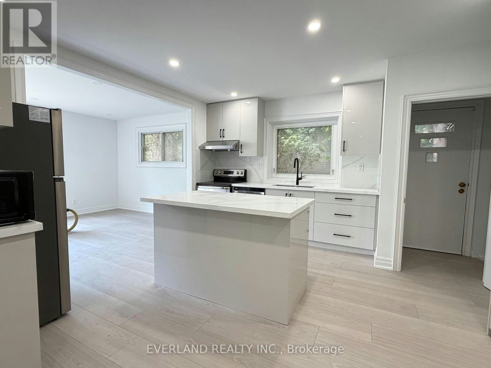 MAIN-116 Sylvan Avenue, Toronto, ON, M1M 1K3 - 8