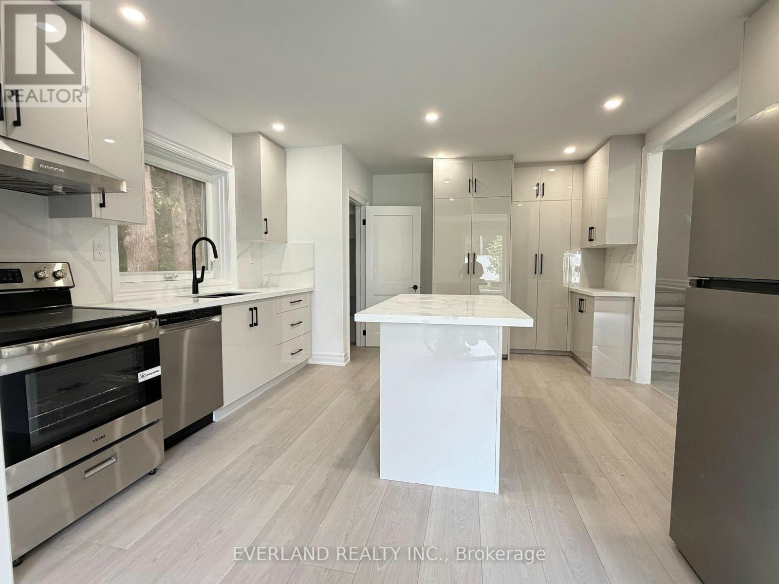 MAIN-116 Sylvan Avenue, Toronto, ON, M1M 1K3 - 11