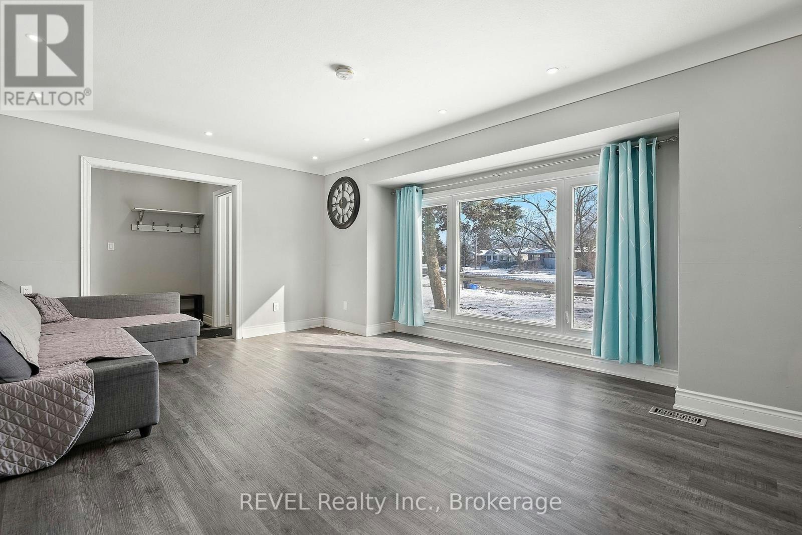 UPPER UNIT-8327 Parkway Drive, Niagara Falls, ON, L2G 6W8 - 6