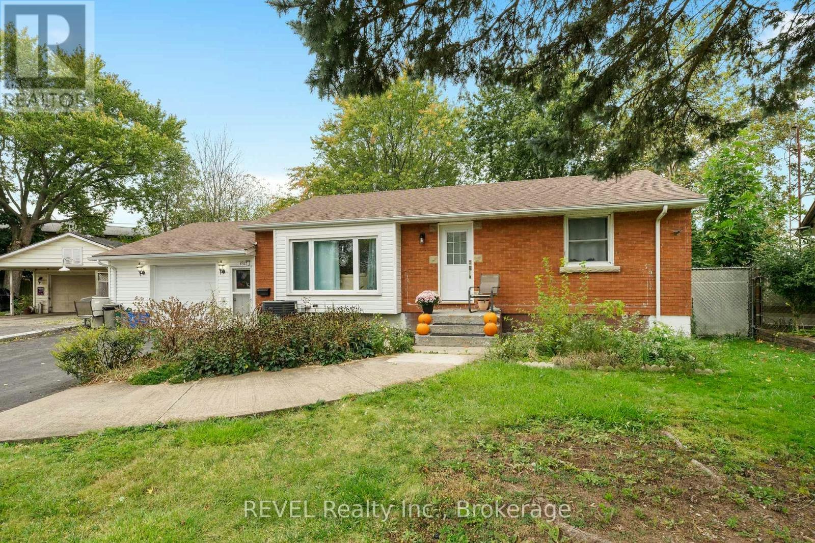 UPPER UNIT-8327 Parkway Drive, Niagara Falls, ON, L2G 6W8 - 2