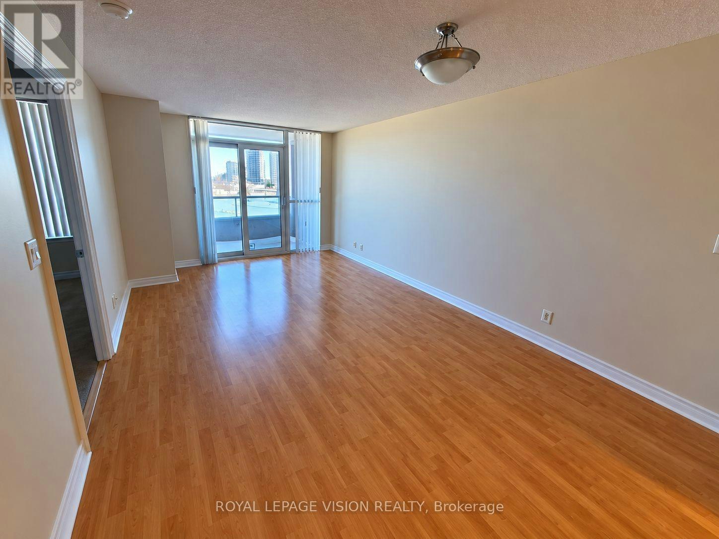 327-33 Cox Boulevard, Markham, ON, L3R 8A6 - 2