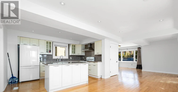 6 Wildwood Avenue, Richmond Hill, ON, L4E 3B3 - 13