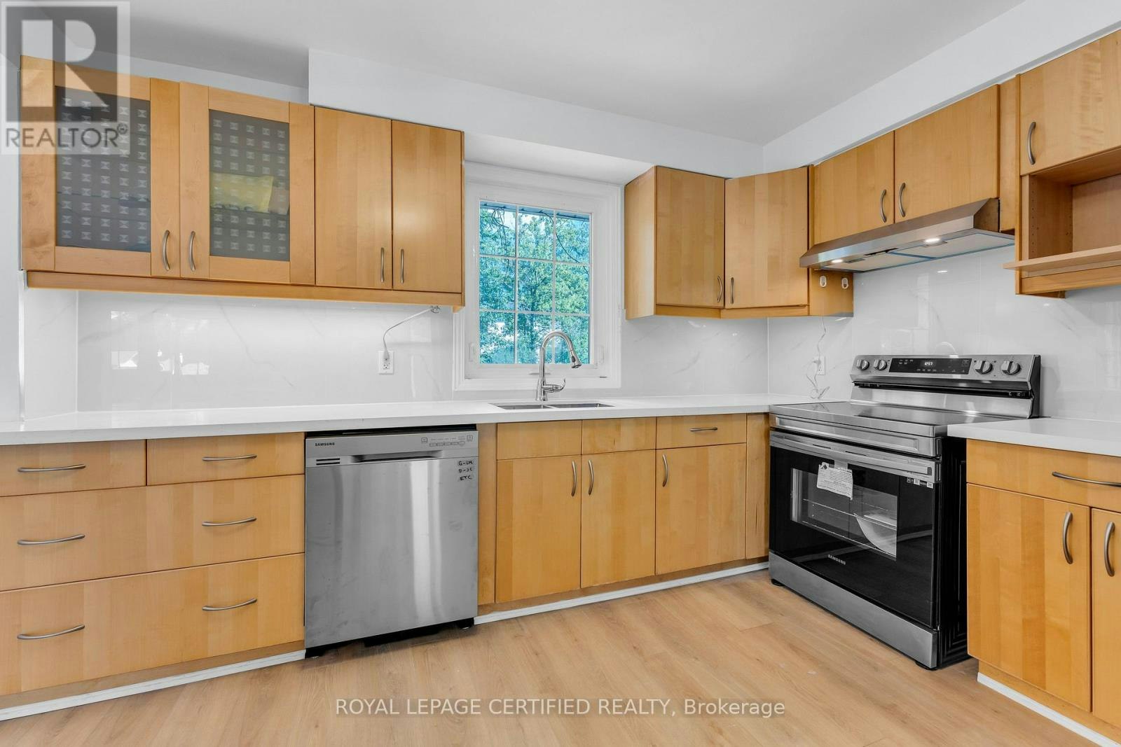 MAIN-586 Pinegrove Road, Oakville, ON, L6K 2C6 - 10