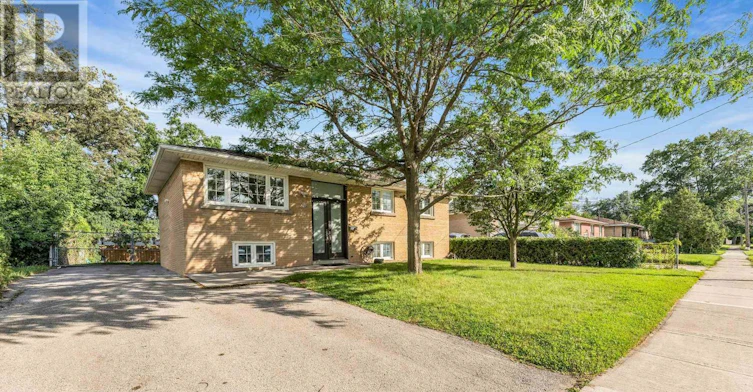 MAIN-586 Pinegrove Road, Oakville, ON, L6K 2C6