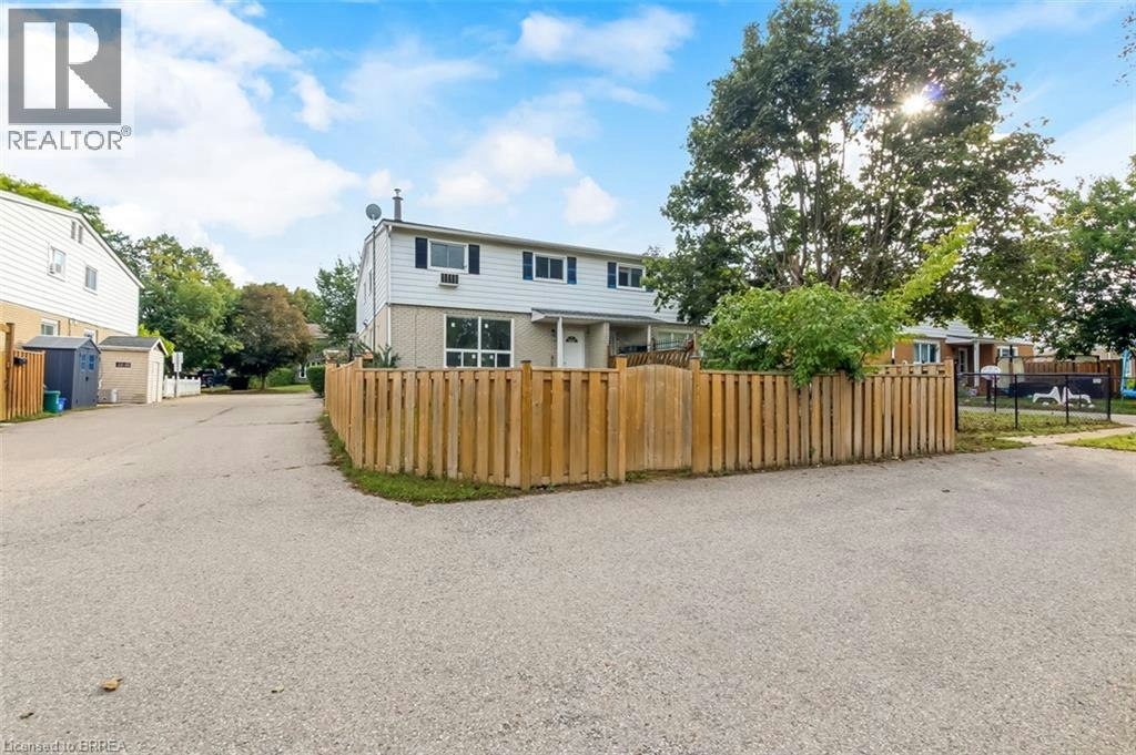 D-51 Metcalfe Crescent, Brantford, ON, N3R 2L7