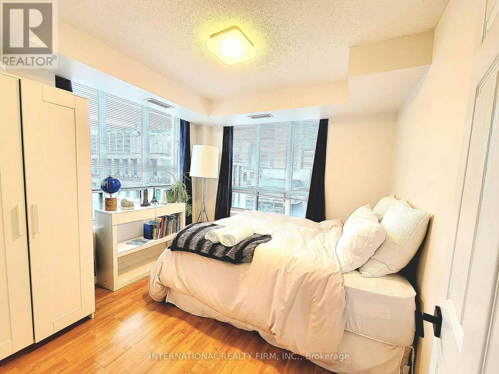 1209-140 Simcoe Street, Toronto, ON, M5H 4E9 - 13