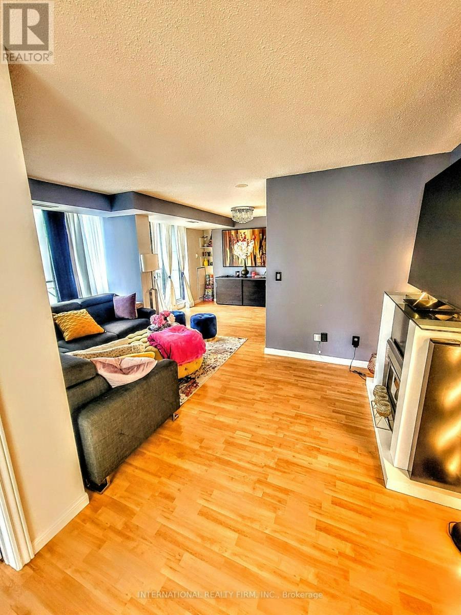 1209-140 Simcoe Street, Toronto, ON, M5H 4E9 - 5