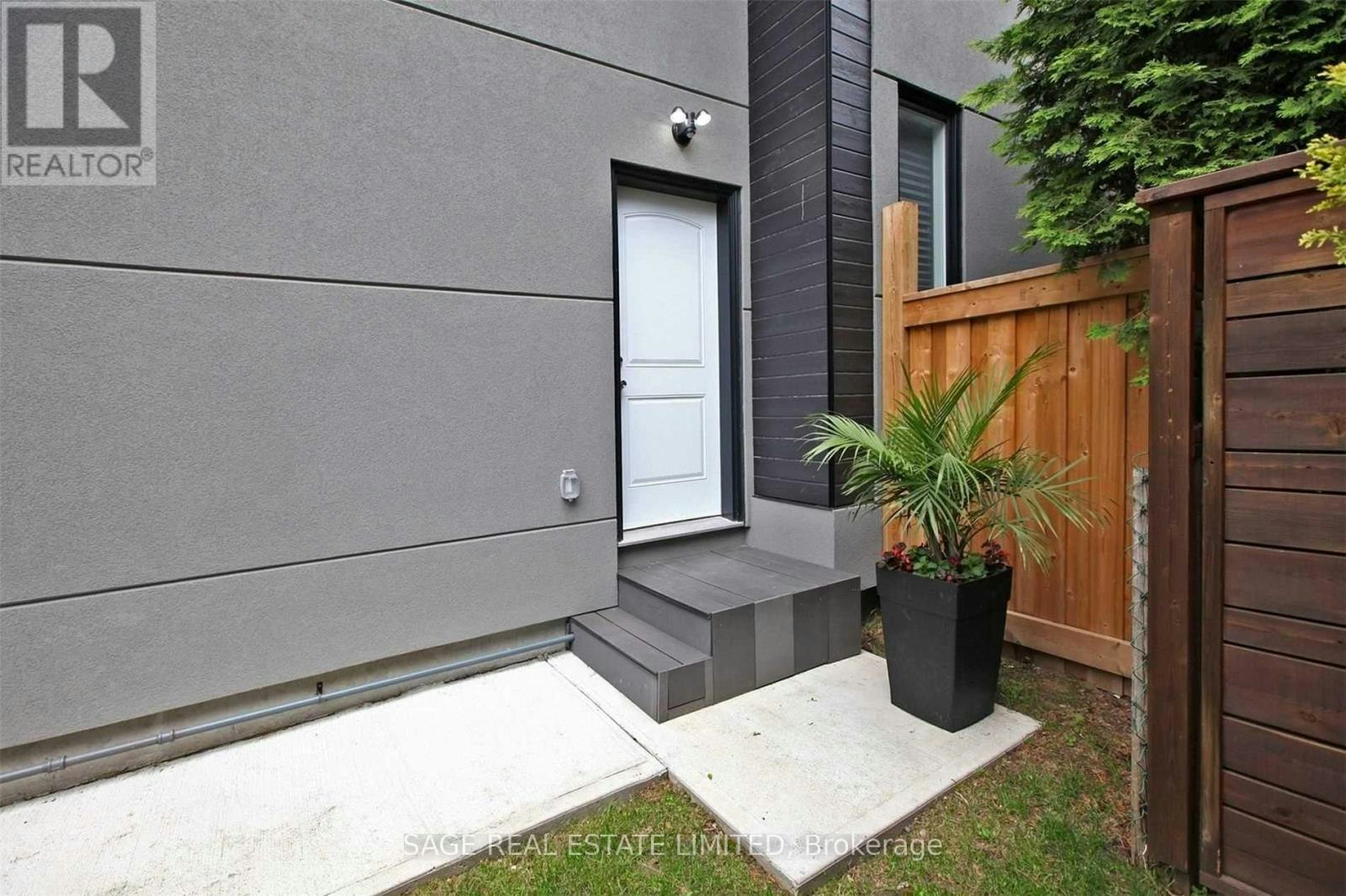 LOWER-14 Furnival Road, Toronto, ON, M4B 1W2 - 2