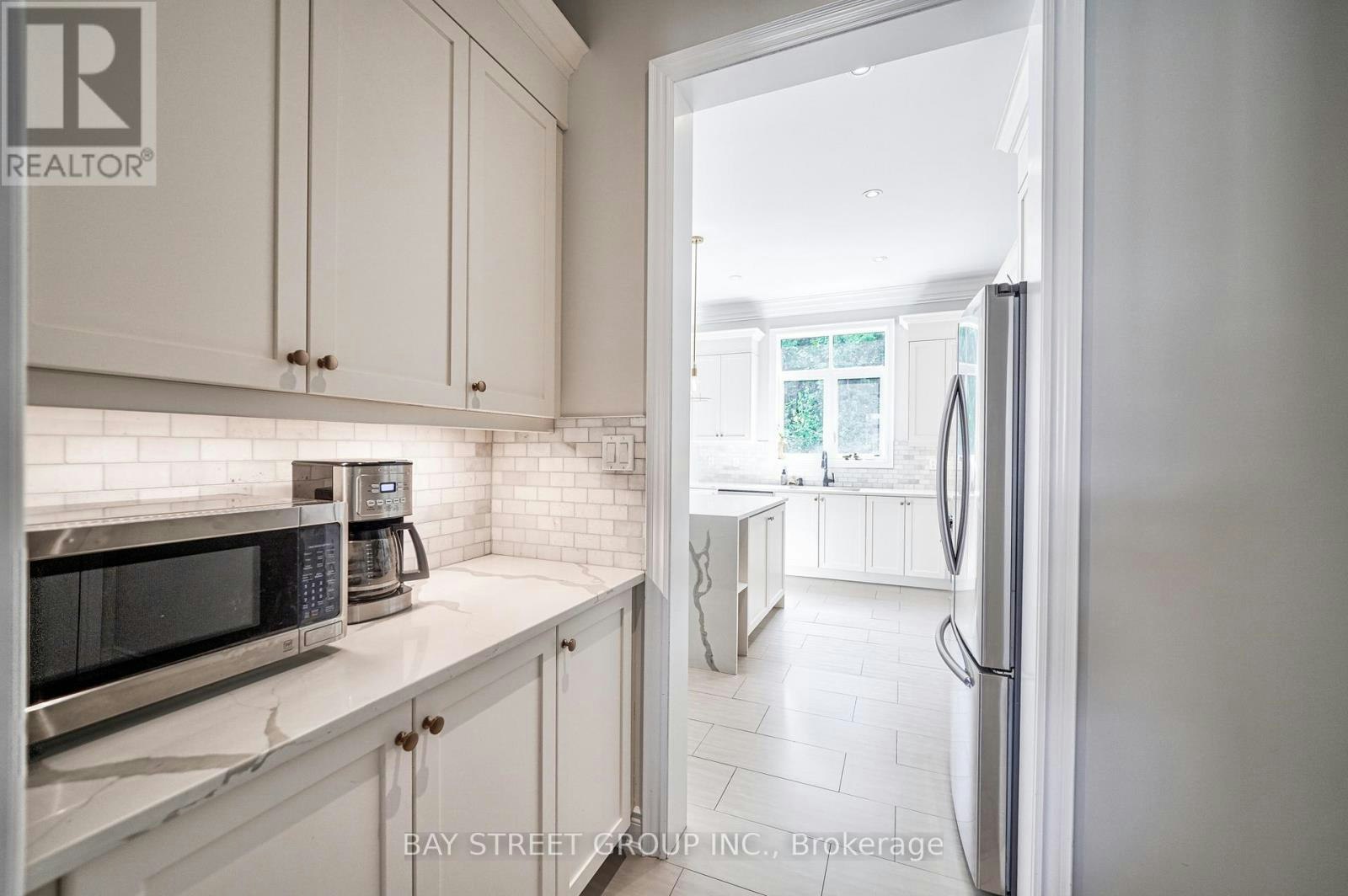 23 Trail Boulevard, Springwater, ON, L9X 0S6 - 8