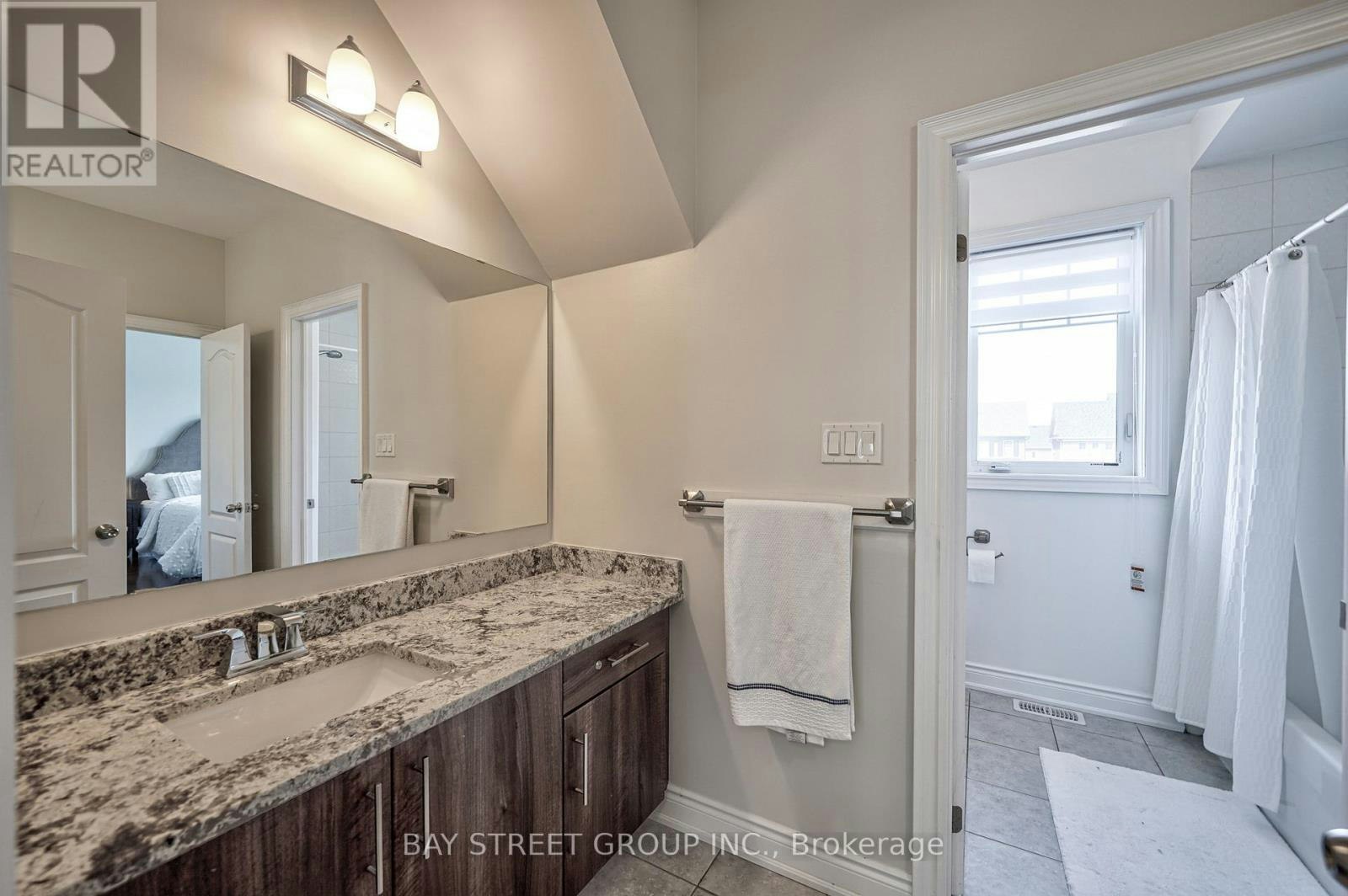 23 Trail Boulevard, Springwater, ON, L9X 0S6 - 25